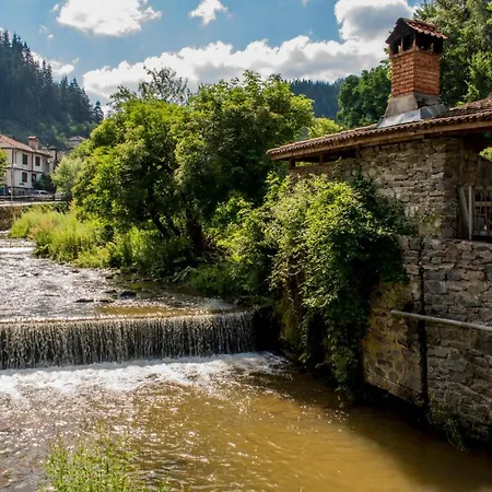 Yakusha - якуша, Holiday home Shiroka Luka (Smolyan)